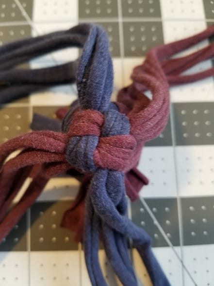 With all the groups pulled tight a knot is formed that looks like a square.