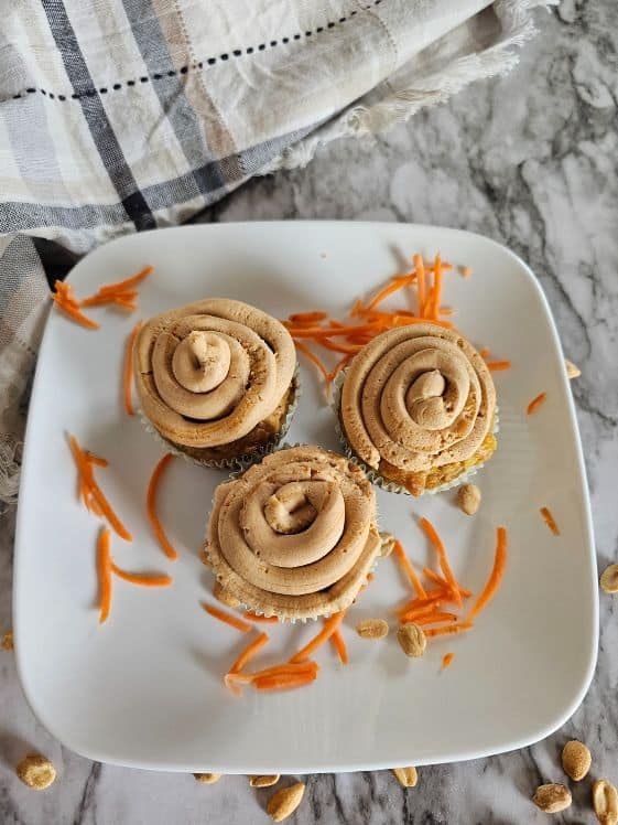 Decorated carrot pineapple pupcakes.