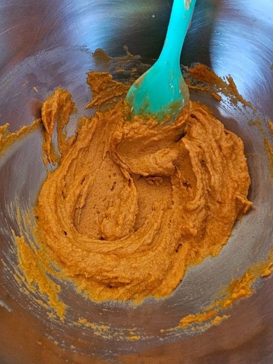 Peanut butter and pumpkin puree mixed together.