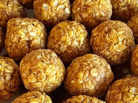 Close up of no bake sweet potato dog treat balls.